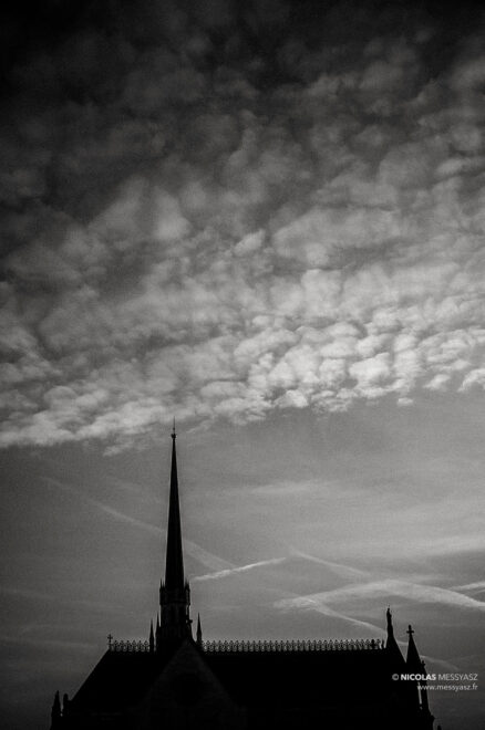 Piquer une aiguille dans les nuages
