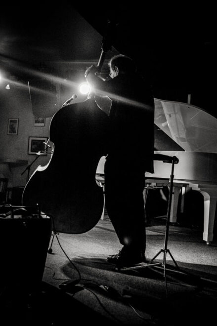 Embrassade   » (C. Delvalle & P. Manet)