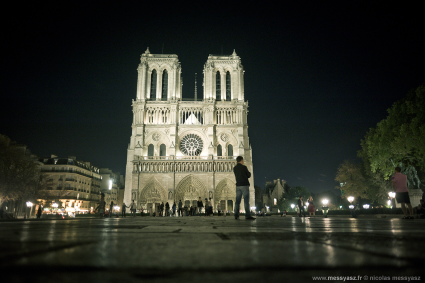 Notre Dame des nuits parisiennes