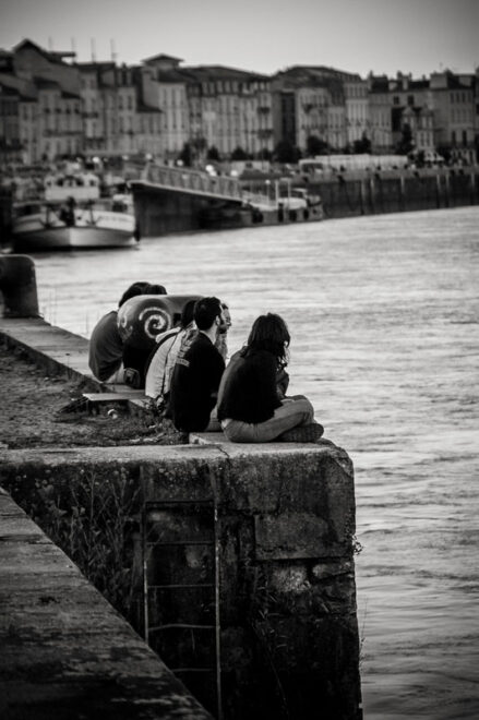 tout au long de l&rsquo;eau