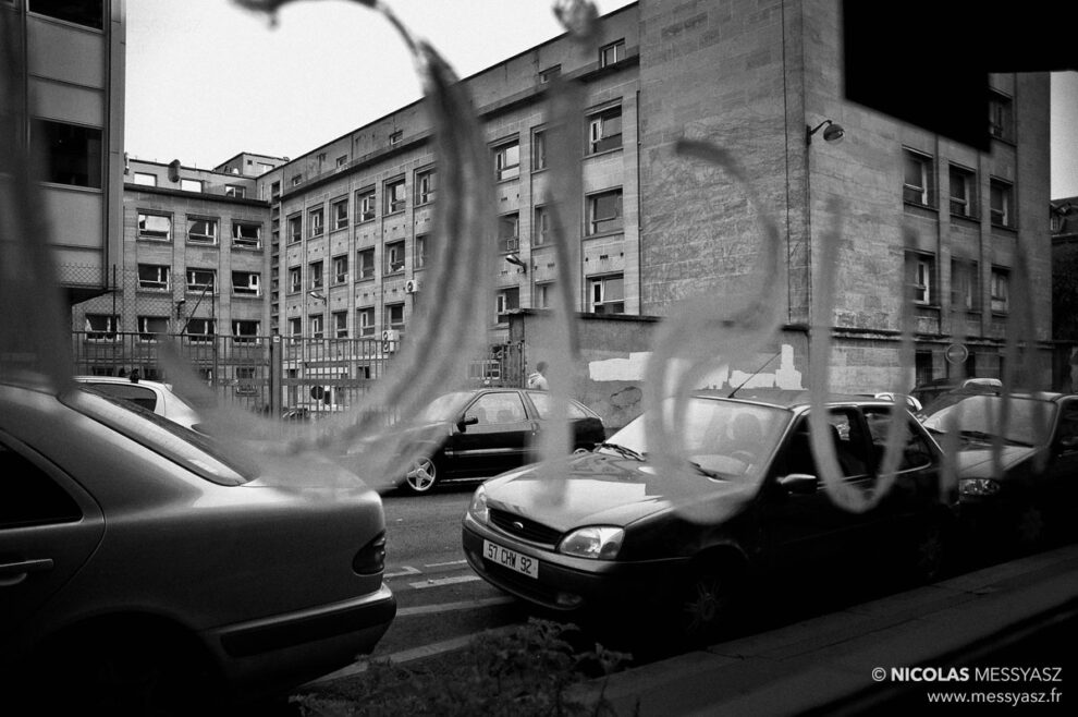Boire un café froid dans un bar aux parfums soviétiques