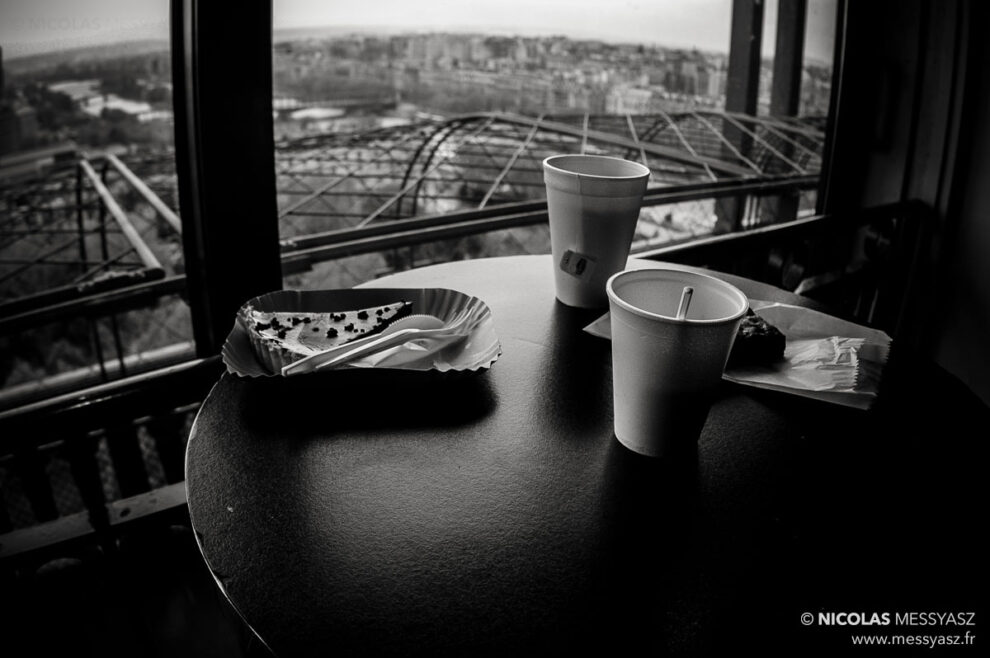 Une tarte au chocolat tout là-haut
