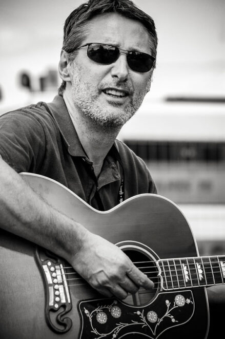 Nulle part ailleurs (Antoine de Caunes)