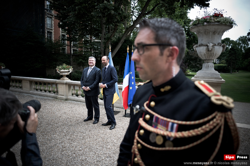 Garde à nous Garde à nous