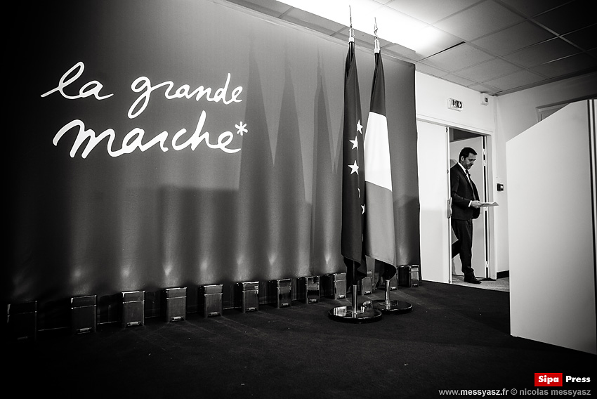 La grande porte, le grand pupitre et la Grande Marche.